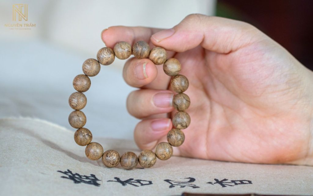 Vòng trầm hương cao cấp