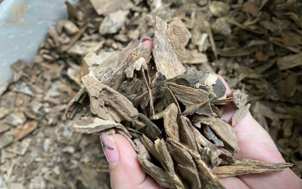 Vụn trầm hương